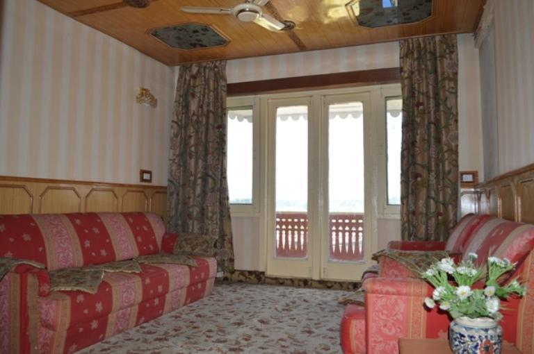 Shah Abbas Hotel At Dal Lake Srīnagar Exterior foto